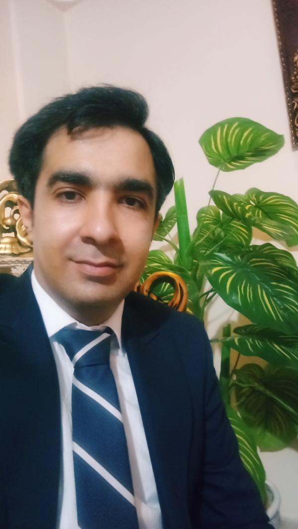 تصویر پروفایل علی