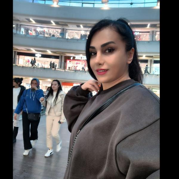 تصویر پروفایل روژان