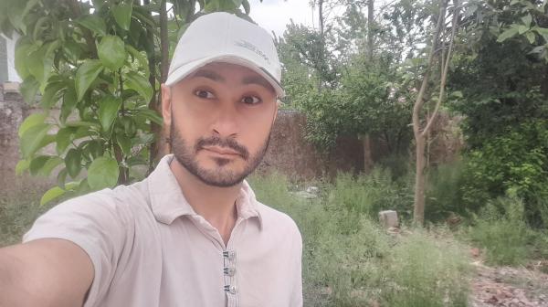 تصویر پروفایل علی اصغر