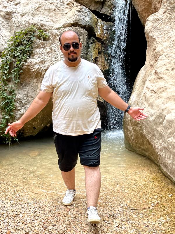 تصویر پروفایل علی