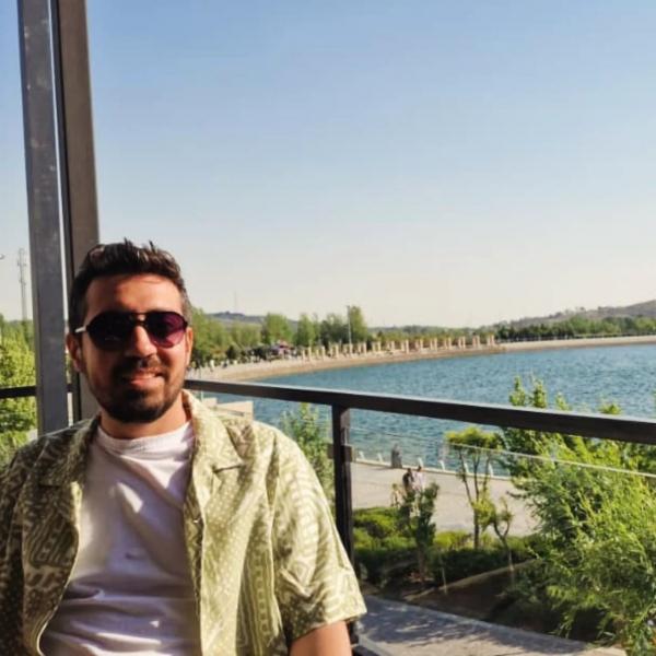 تصویر پروفایل آرش