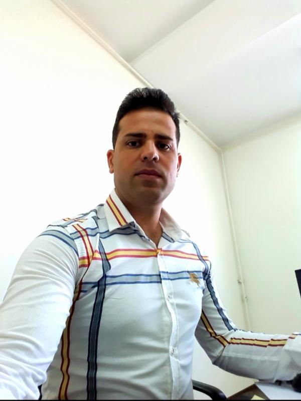 تصویر پروفایل آرمین