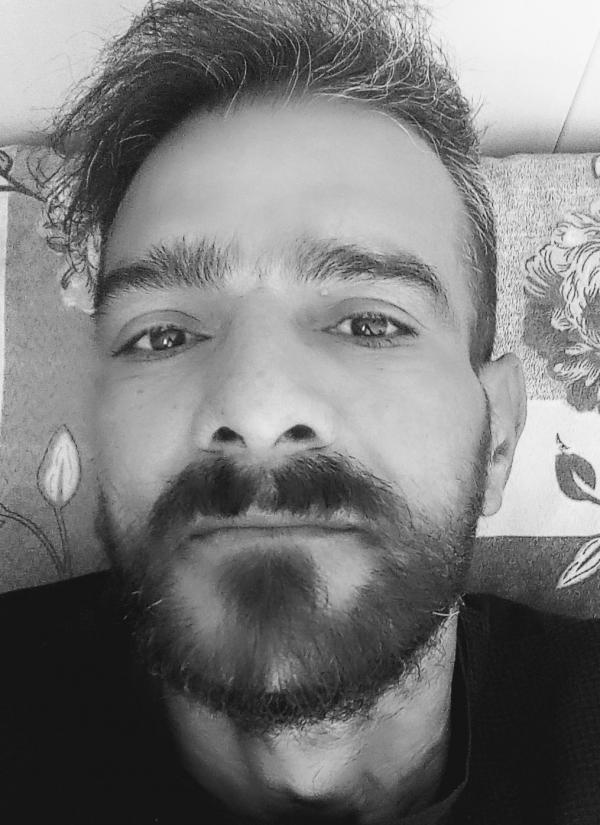 تصویر پروفایل حسین