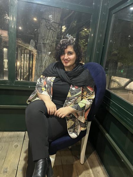 تصویر پروفایل یلدا